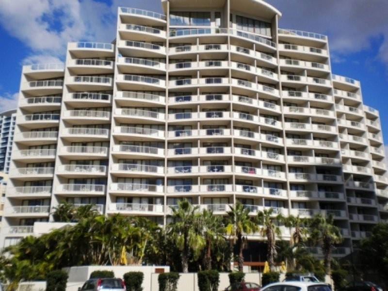 ID 8095, Broadbeach QLD 4218