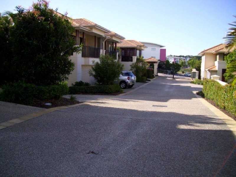 ID 8111, Varsity Lakes QLD 4227