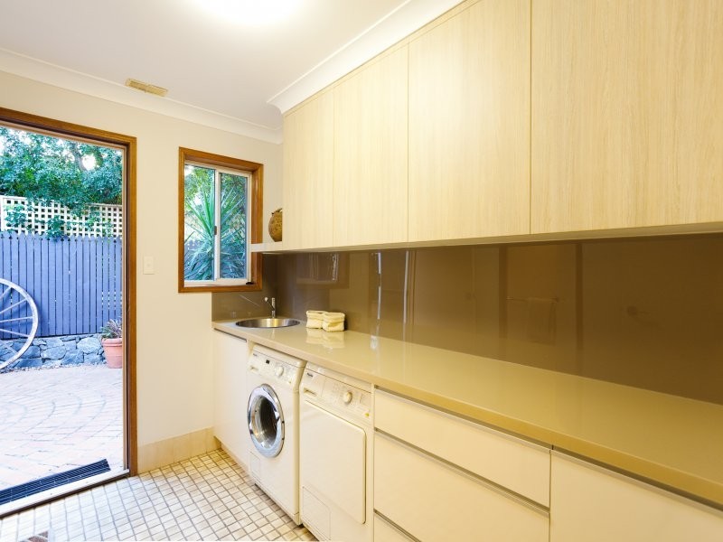 9 Consuelo Court, Carindale QLD 4152