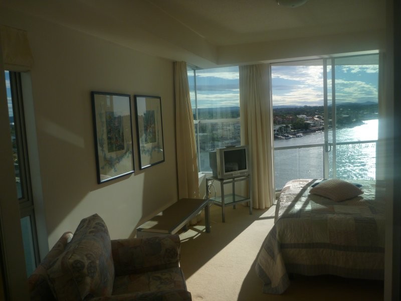 40 Riverview Pde, Surfers Paradise QLD 4217