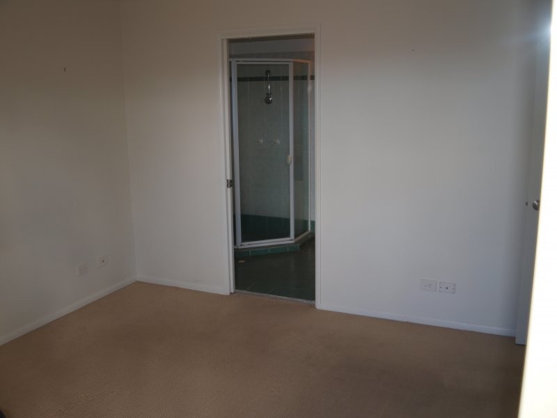 Unit 4/16 Flavelle Street, Carina QLD 4152
