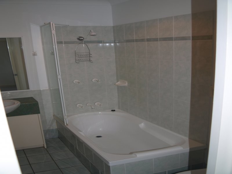 4/14 Flavelle Street, Carina QLD 4152