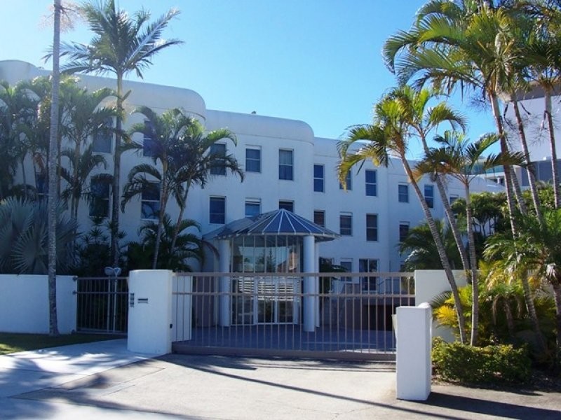 ID 8127, Broadbeach QLD 4218