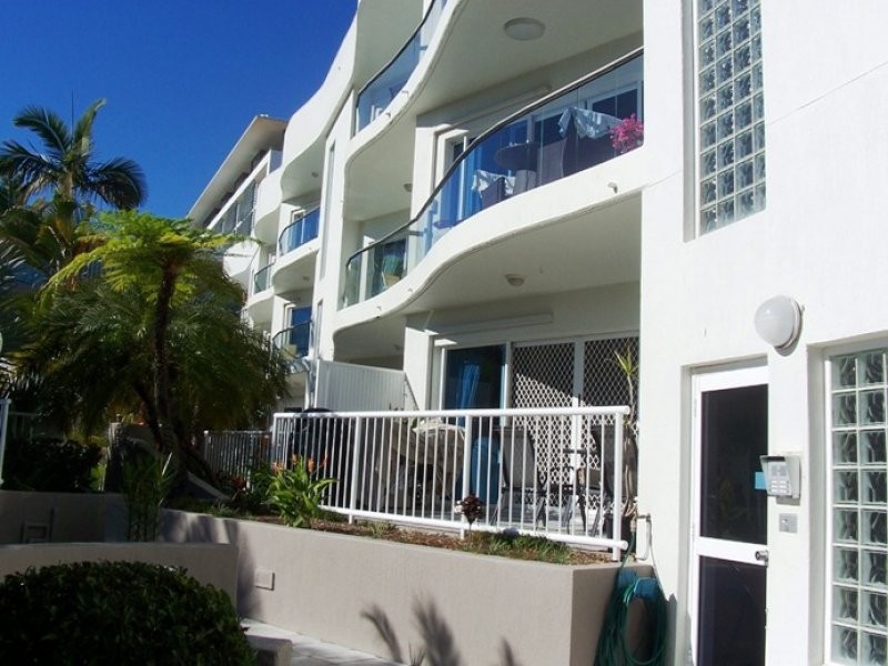 ID 8127, Broadbeach QLD 4218