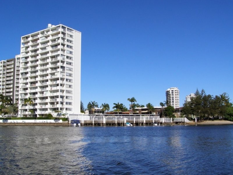 ID 8135, Surfers Paradise QLD 4217