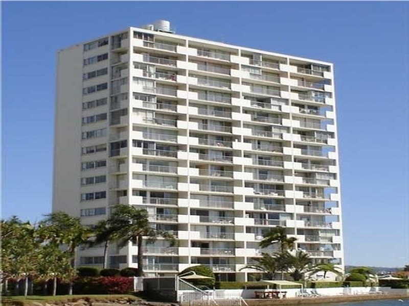 ID 8135, Surfers Paradise QLD 4217