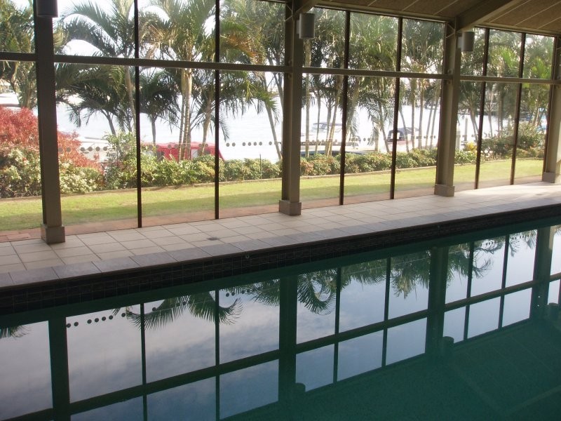 2 Admirality Drive, Paradise Waters QLD 4217
