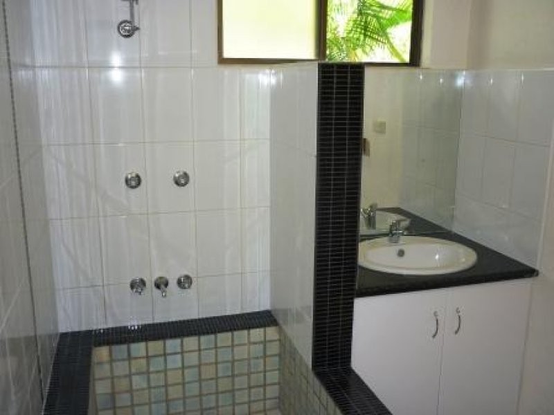 21 LIMPUS STREET, Urangan QLD 4655