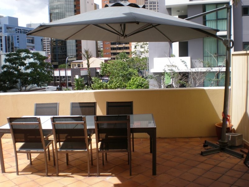 Unit 3 / 474 Upper Edward St, Spring Hill QLD 4000