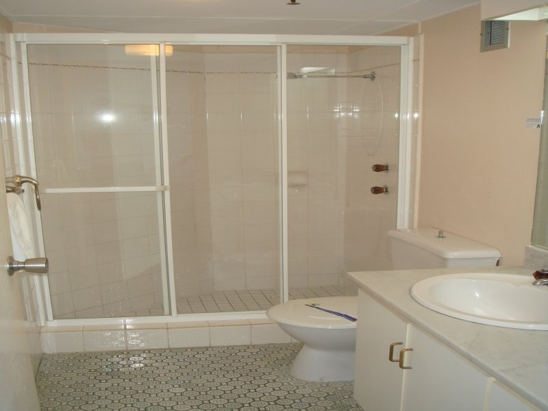 25/114 The Esplanade, Surfers Paradise QLD 4217