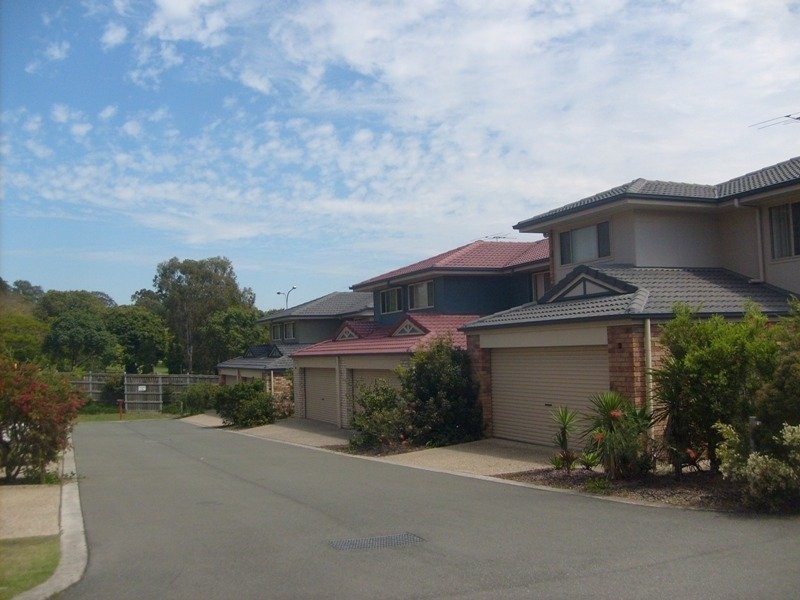 Oxley QLD 4075