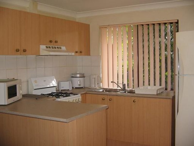 28 Barrett Street, Robertson QLD 4109