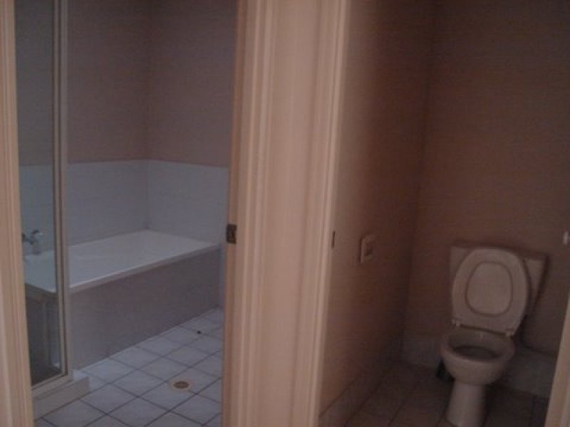 11/6 Buddy Holly Close, Parkwood QLD 4214