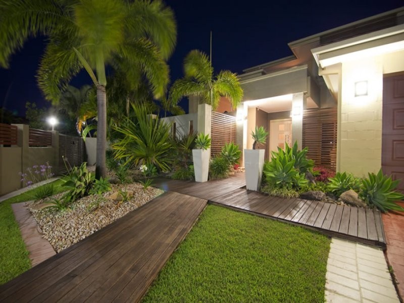18 Martingale Court, Raby Bay QLD 4163