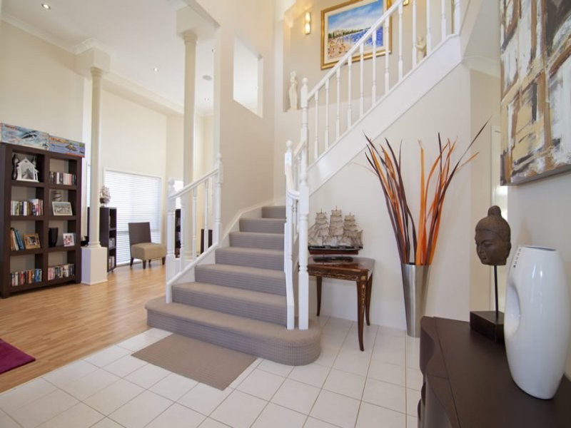 18 Martingale Court, Raby Bay QLD 4163