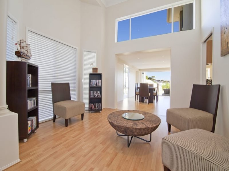 18 Martingale Court, Raby Bay QLD 4163