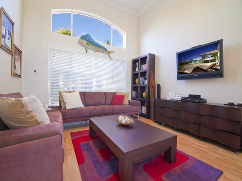 18 Martingale Court, Raby Bay QLD 4163