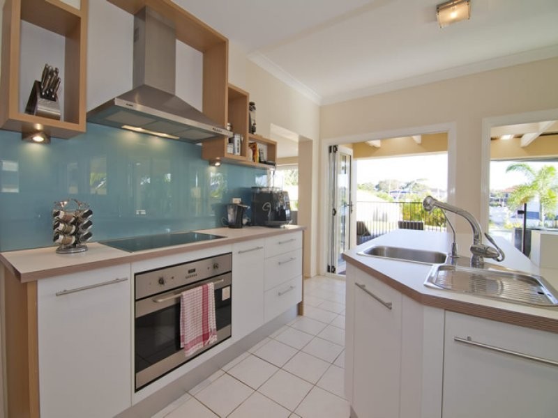 18 Martingale Court, Raby Bay QLD 4163