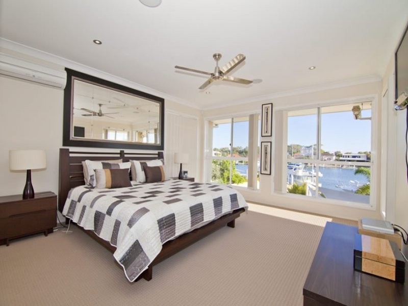 18 Martingale Court, Raby Bay QLD 4163