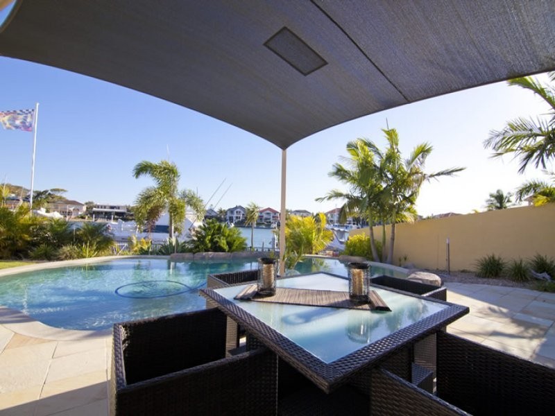 18 Martingale Court, Raby Bay QLD 4163