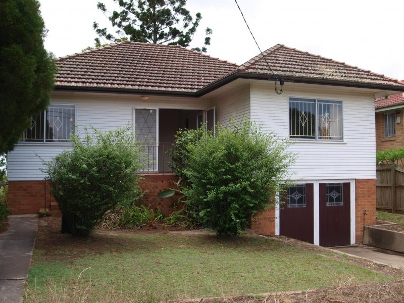 94 Waverley Road, Camp Hill QLD 4152