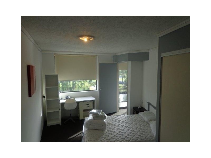 621/25 Lake Orr Drive, Varsity Lakes QLD 4227