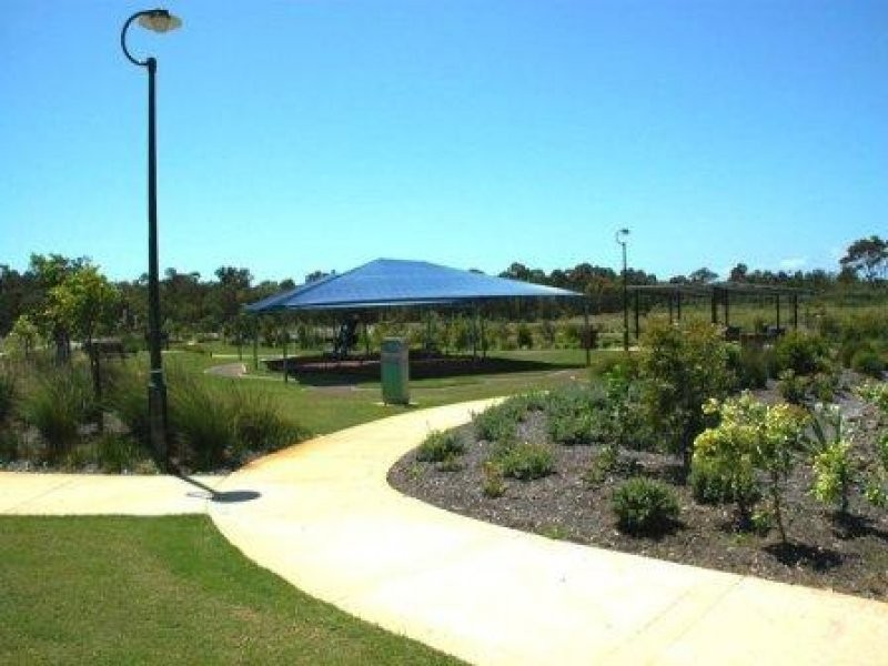 19 BAY PARK RD, Hervey Bay QLD 4655