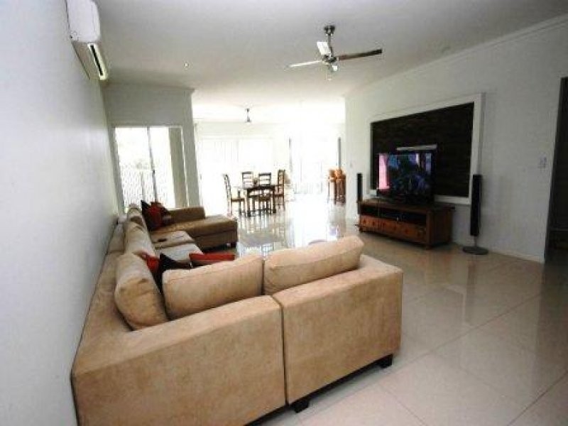 19 BAY PARK RD, Hervey Bay QLD 4655