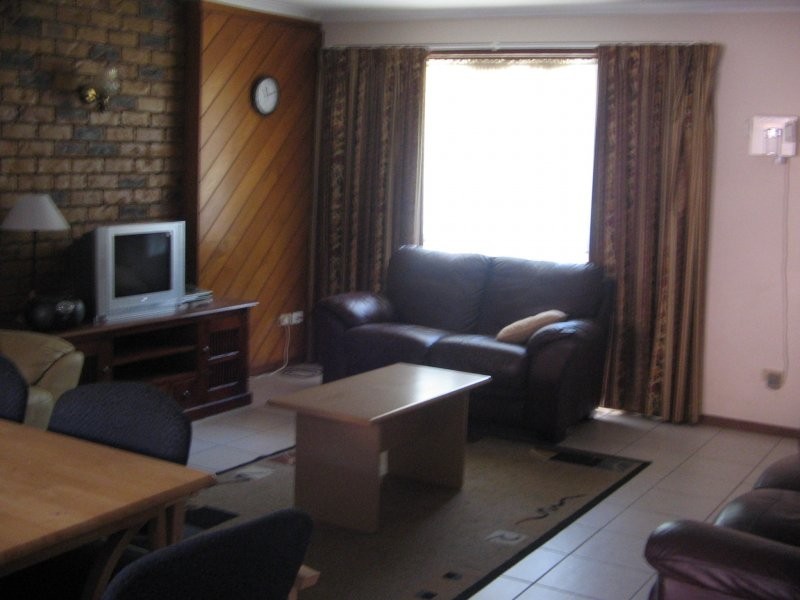 38 Barrett Street, Robertson QLD 4109