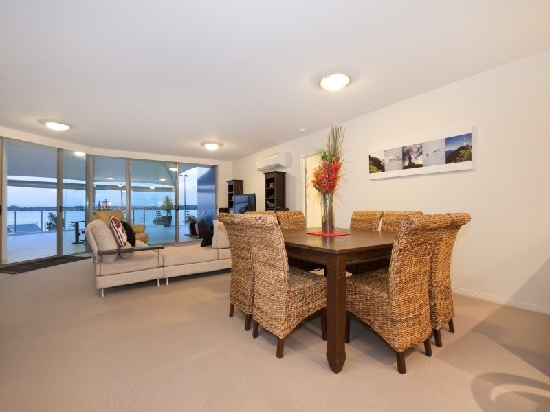 101/14 Oxley Ave, Woody Point QLD 4019