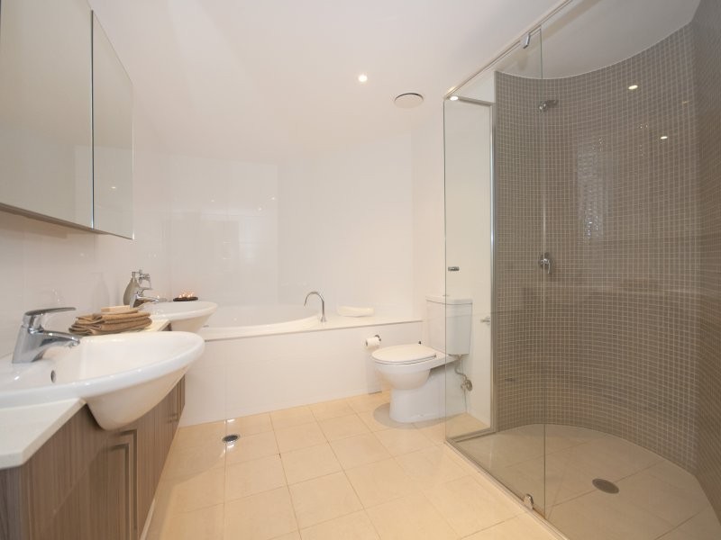 101/14 Oxley Ave, Woody Point QLD 4019