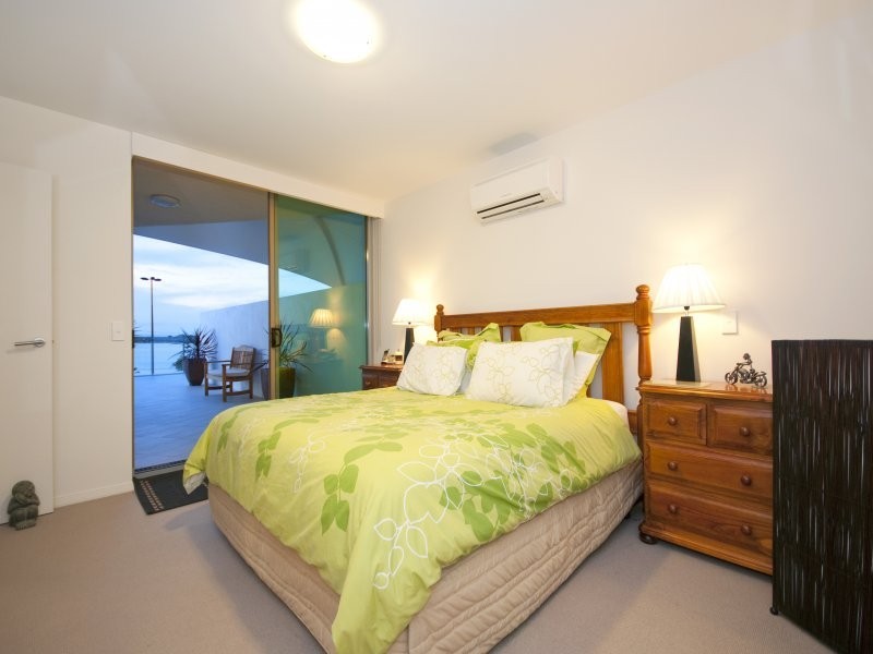 101/14 Oxley Ave, Woody Point QLD 4019