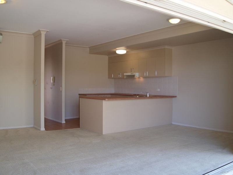 15/92-96 Norman Crescent, Norman Park QLD 4170