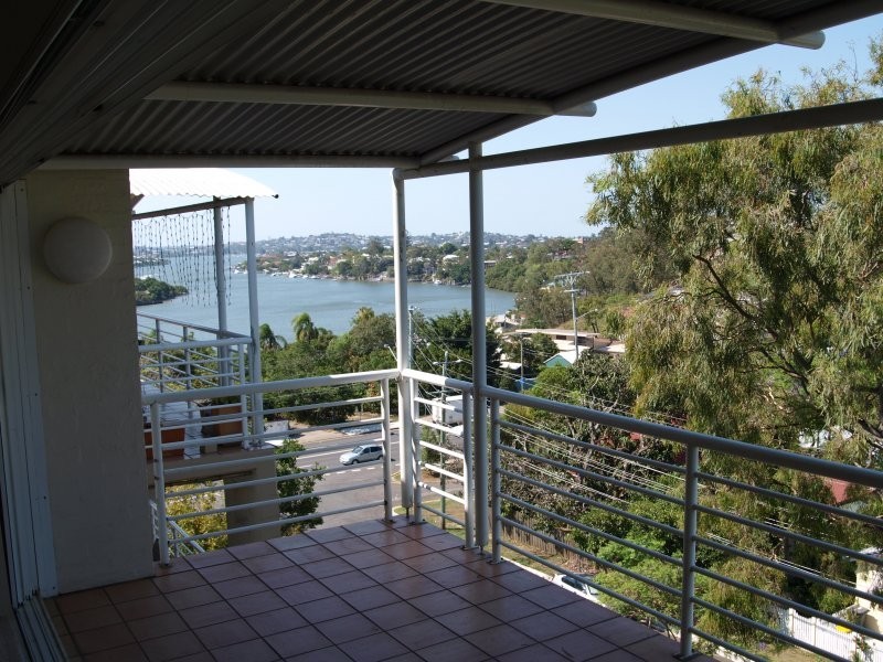 15/92-96 Norman Crescent, Norman Park QLD 4170