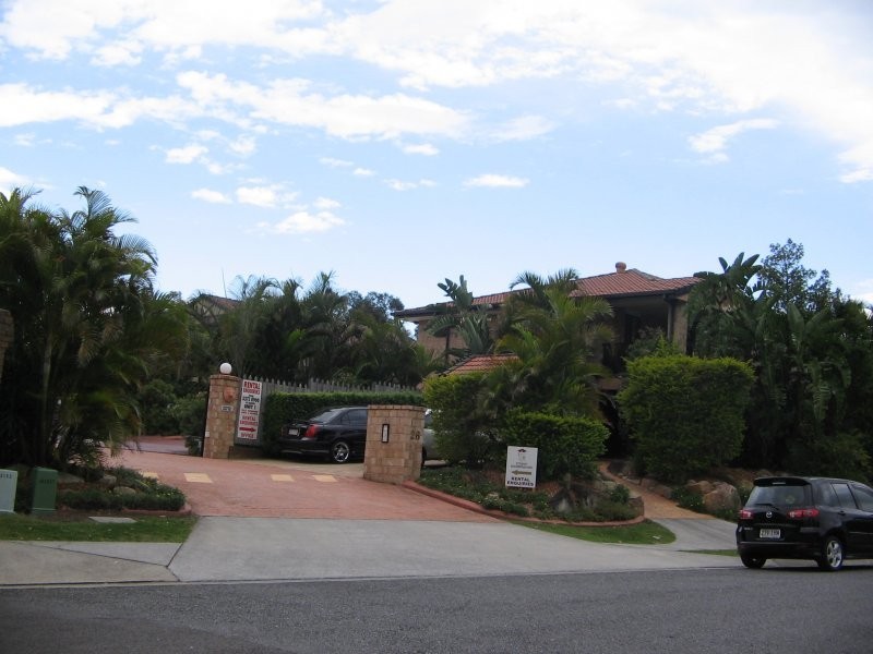 1/28 Barrett Street, Robertson QLD 4109