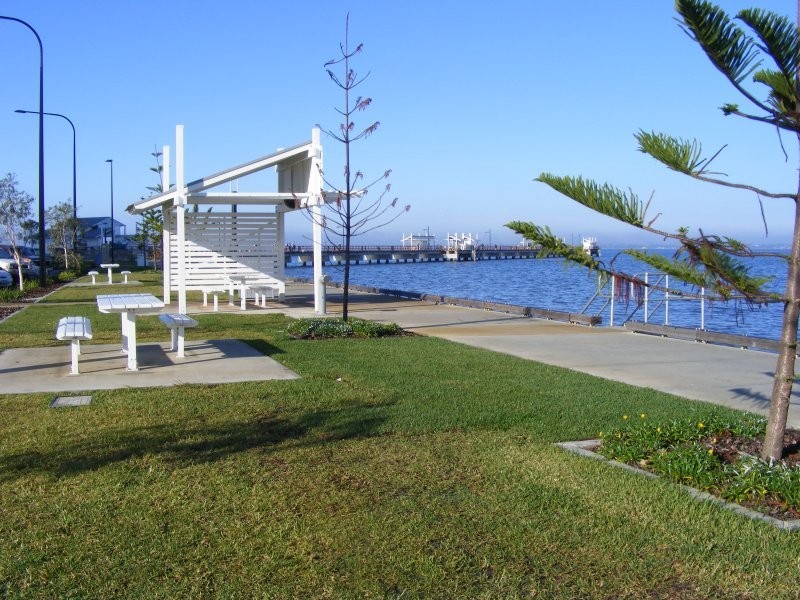 14 Oxley Ave, Woody Point QLD 4019