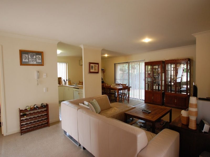 64/24 Amsonia Court,, Arundel QLD 4214