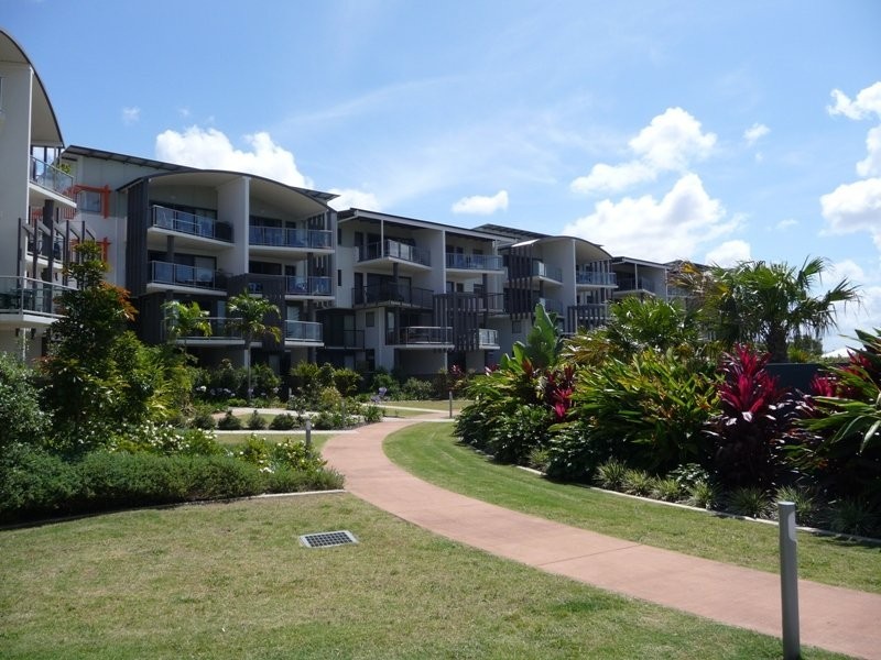 24/10 Grand Parade, Kawana Island QLD 4575