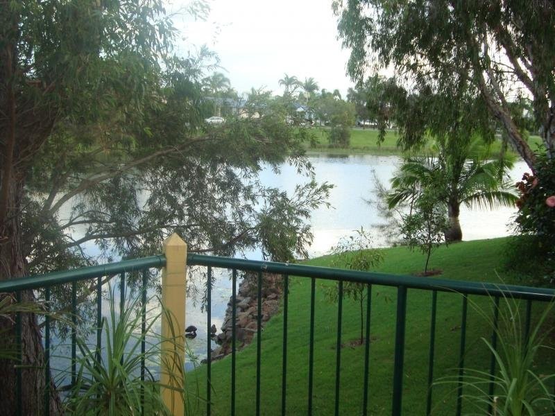 19/9 Santa Cruz Blvd, Clear Island Waters QLD 4226