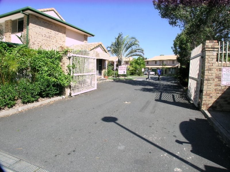 1/220 Christine Ave, Burleigh Waters QLD 4220