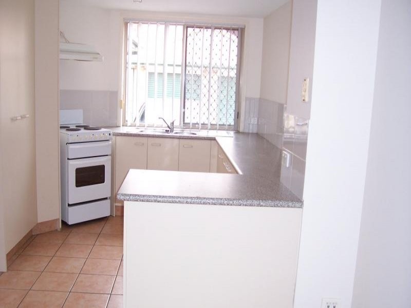1/220 Christine Ave, Burleigh Waters QLD 4220