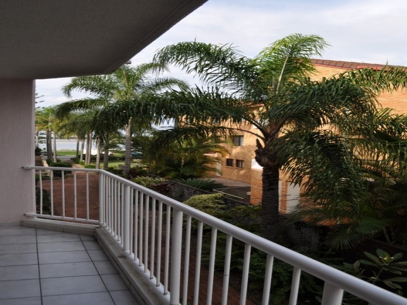 4/496 Marine Pde, Biggera Waters QLD 4216