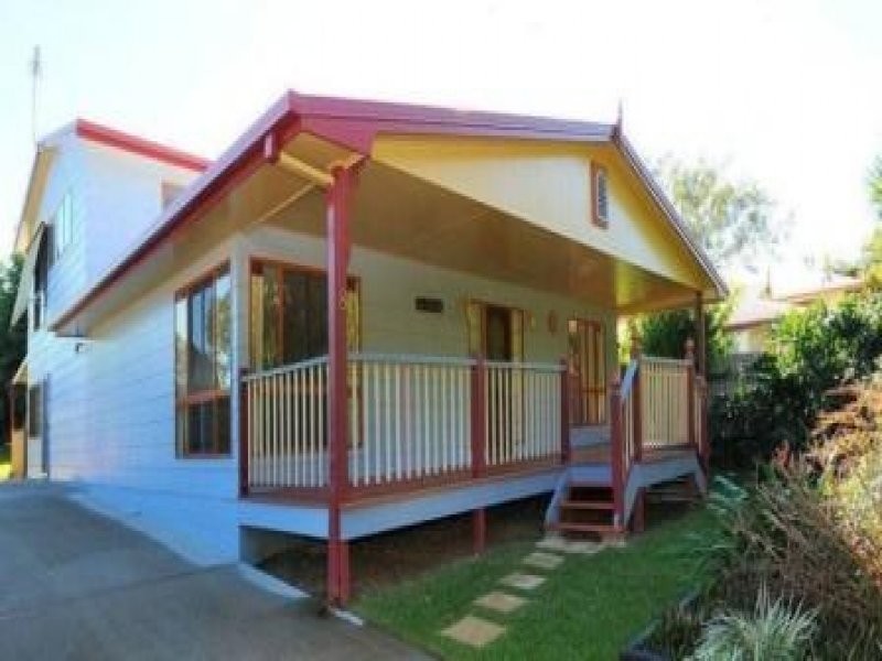 8 SPENCE ST, Point Vernon QLD 4655