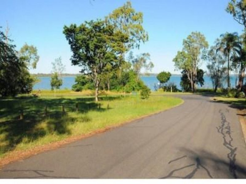 8 SPENCE ST, Point Vernon QLD 4655