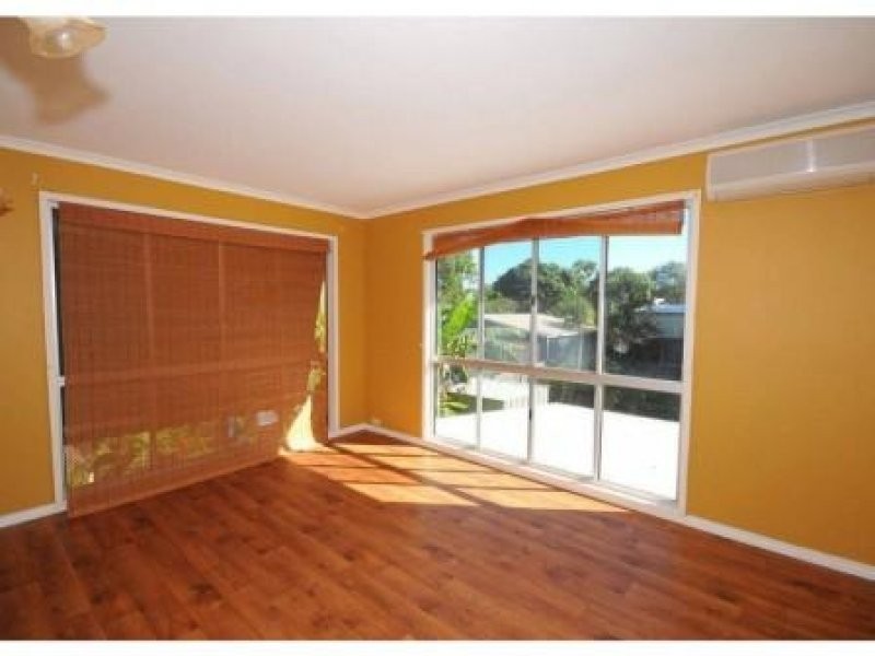 8 SPENCE ST, Point Vernon QLD 4655