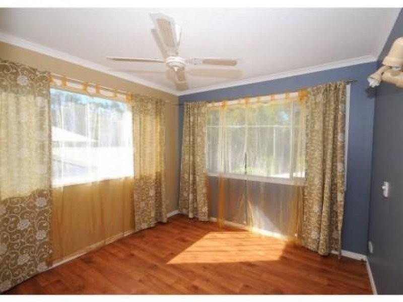 8 SPENCE ST, Point Vernon QLD 4655