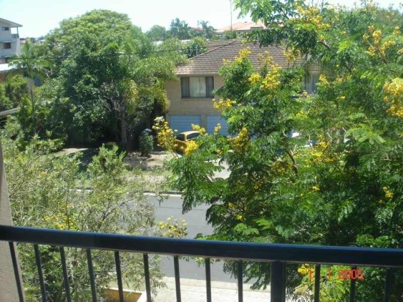 13/4 Adori Street, Chevron Island QLD 4217
