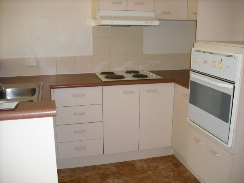 31 Simpsons Rd, Elanora QLD 4221