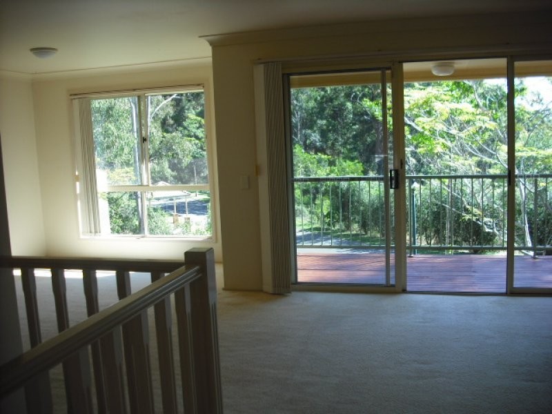 31 Simpsons Rd, Elanora QLD 4221