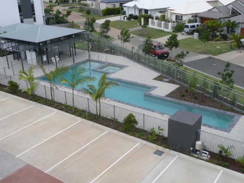 32/10 Grand Parade, Kawana Island QLD 4575